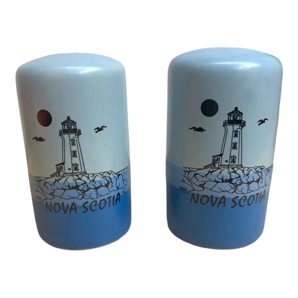 VTG Nova Scotia Lighthouse Ceramic Blue Ocean Souvenir Salt & Pepper Shakers